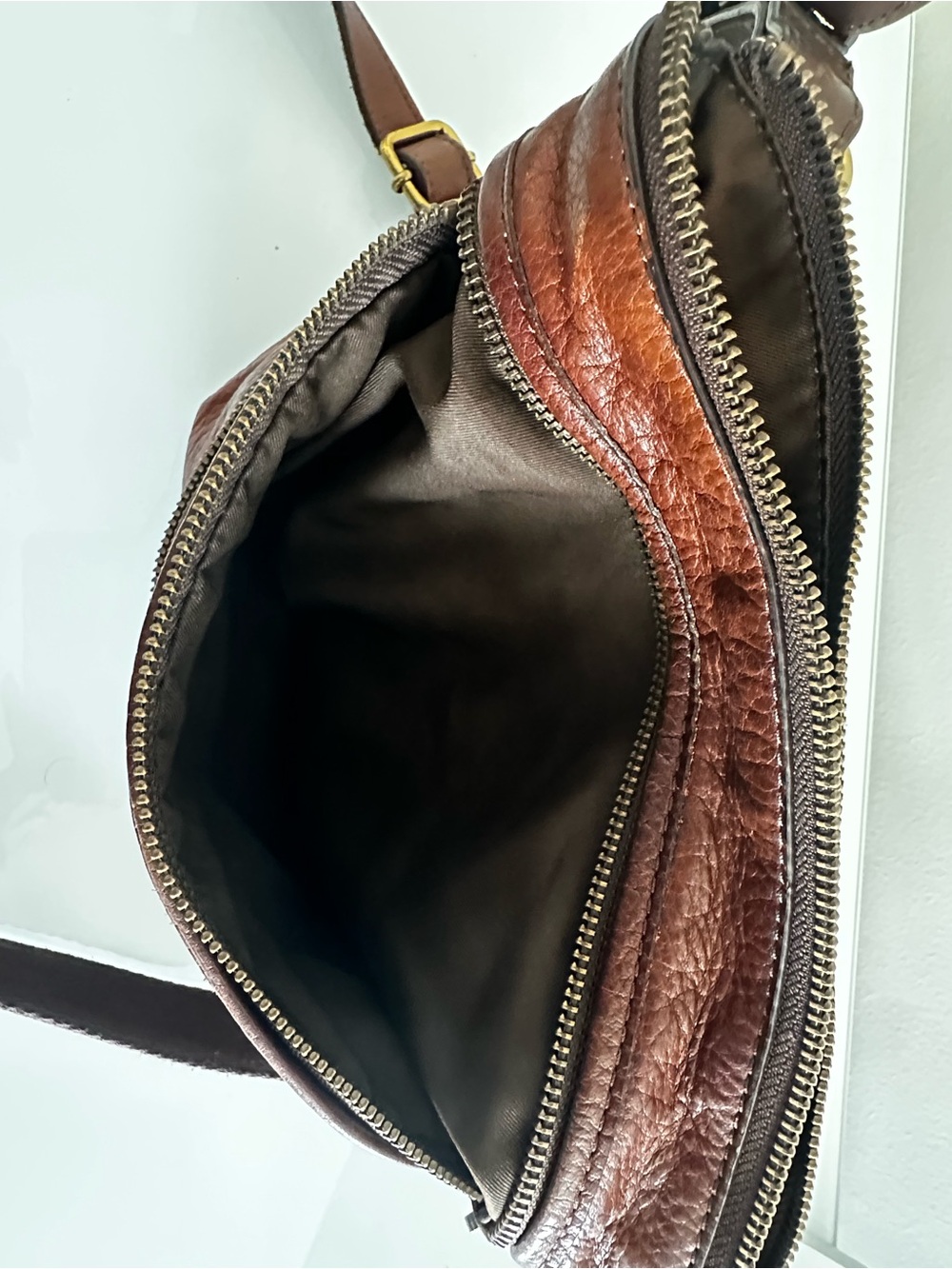 Fossil Brown/Burgandy Leather Crossbody Bag with Front Zip Pockets - Picture 11 of 12